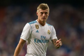 英超赛程吃紧，皇家马德里集结日调整名单，态度坚定，临场指挥获称赞(英超皇家马德里赛事)-开云APP