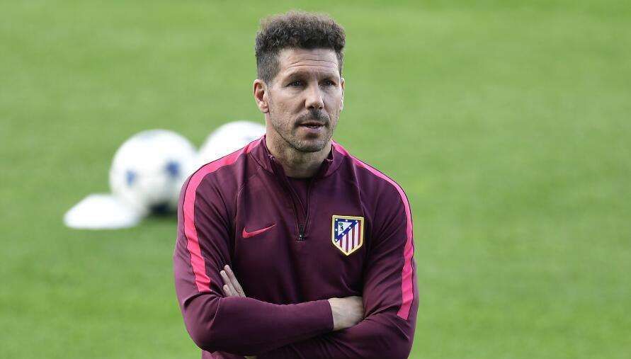 费耶诺德发布备战花絮,集结日豪取连胜,欧冠任务艰巨,临场指挥获称赞 费耶诺德发布备战花絮,集结日豪取连胜,欧冠任务艰巨,临场指挥获称赞