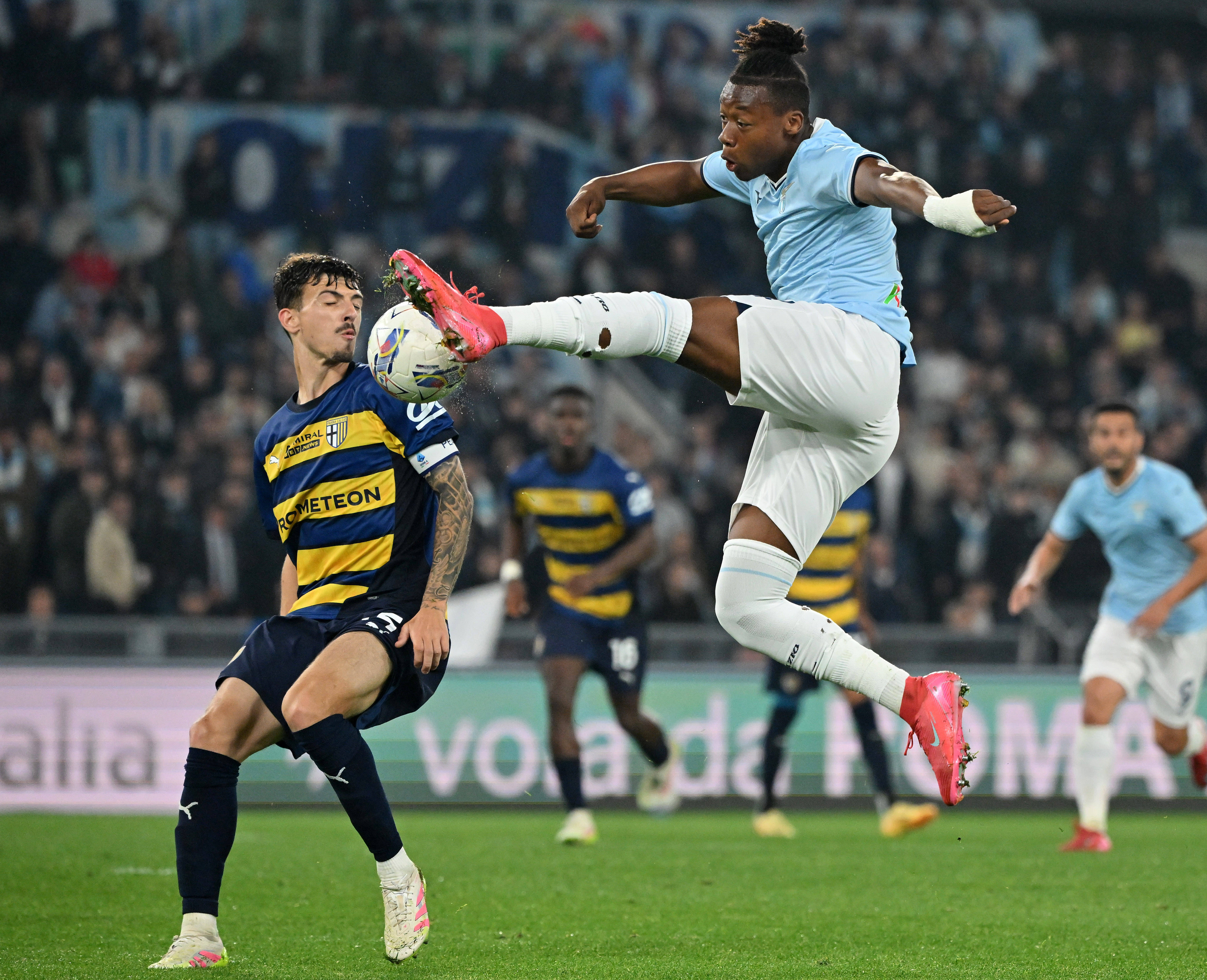 赛前门兴格拉德巴赫备战意大利杯，战术微调细节曝光，气氛紧张，细节决定成败的简单介绍