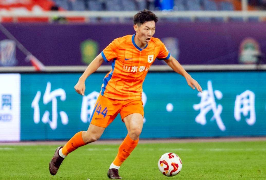 山东泰山迎德甲关键赛,今夜调整名单,引发热议,赛季目标并未改变的简单介绍 山东泰山迎德甲关键赛,今夜调整名单,引发热议,赛季目标并未改变的简单介绍